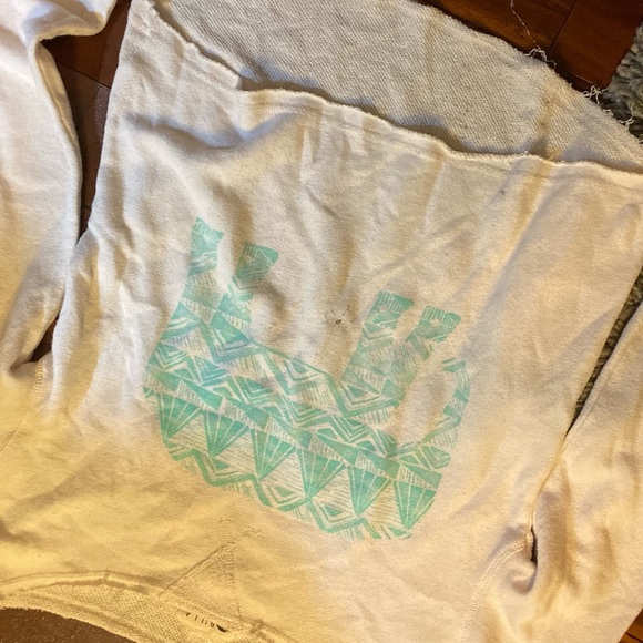 🛍4for$20🛍 Billabong Distressed Sweater - Picture 2 of 5